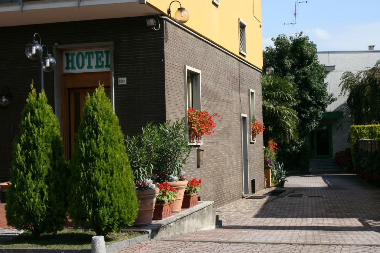 Albergo Nardini Lentate sul Seveso Eksteriør bilde