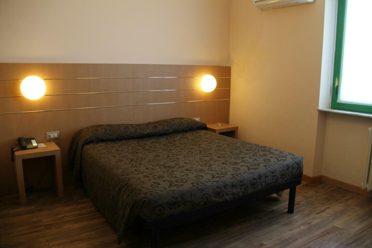 Albergo Nardini Lentate sul Seveso Eksteriør bilde